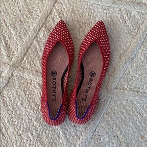Rothys red Apple honeycomb points size 8